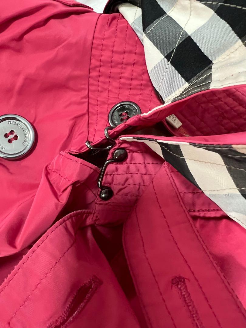 Red coat burberry hotsell