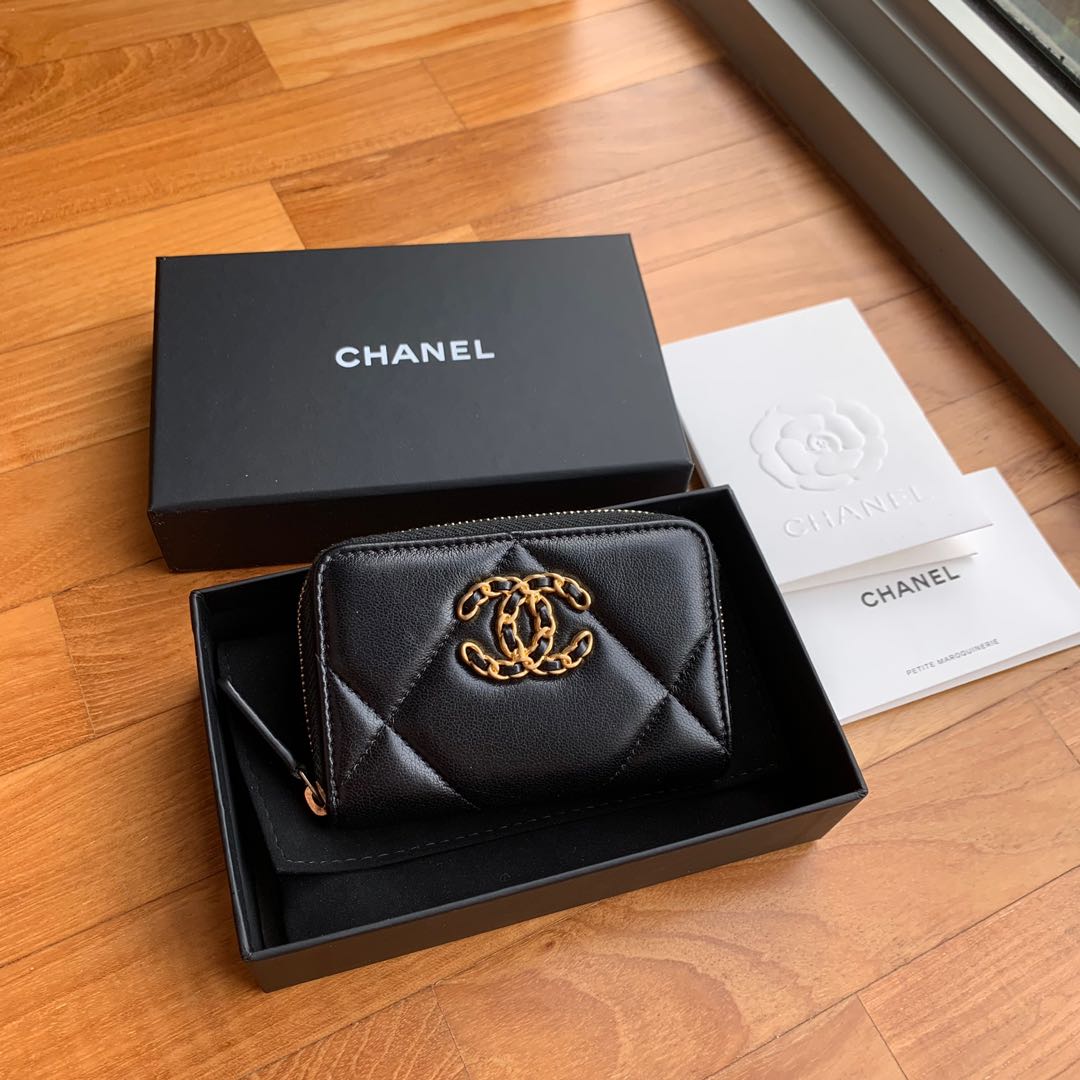 Chanel 19 Zip Around Coin Purse Wallet Black cardholder , Luxury, Bags &  Wallets on Carousell