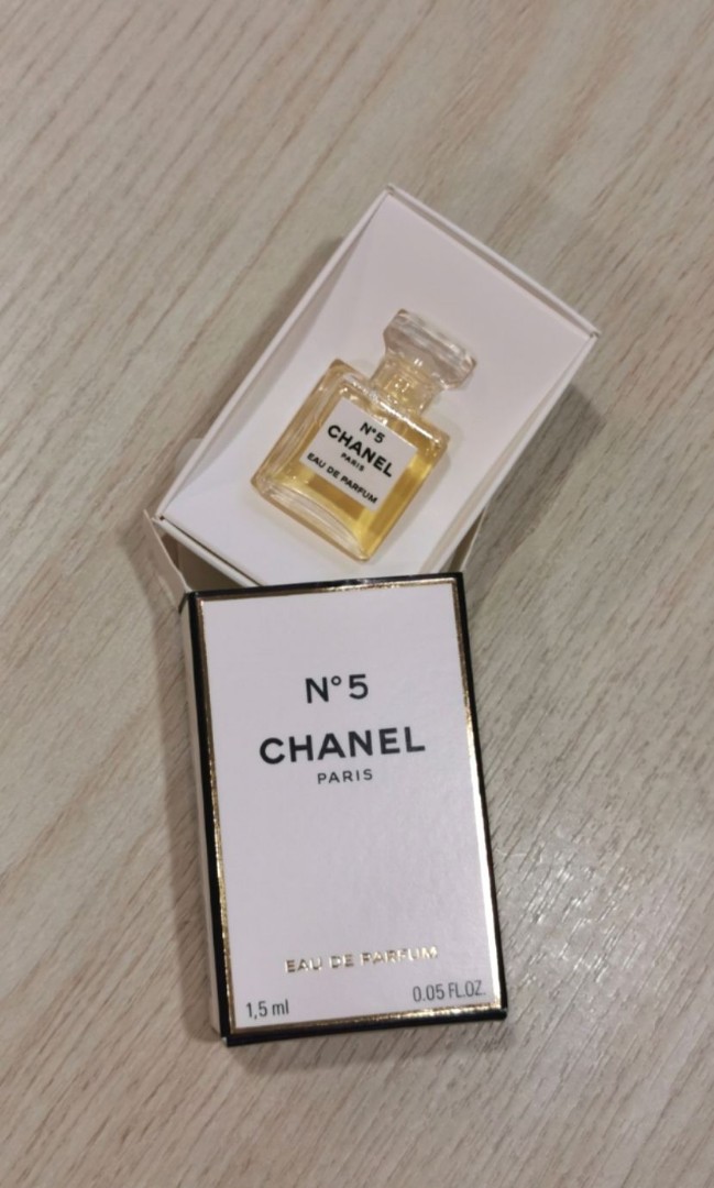 Chanel No 5 Parfum 1.5 ml. 0.05 fl.oz. mini micro perfume new in
