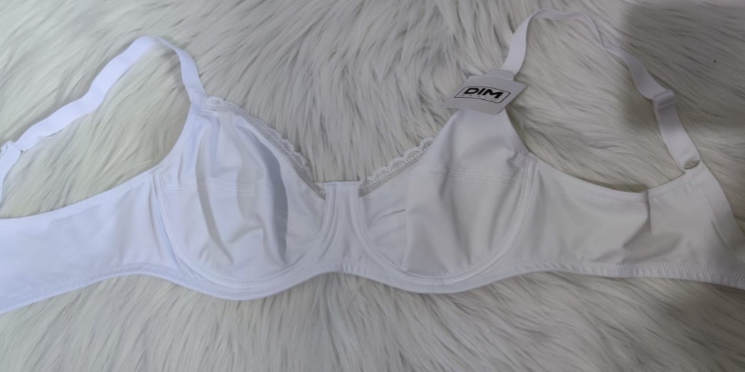 Dim Bra, Fesyen Wanita, Pakaian Wanita, Lainnya di Carousell