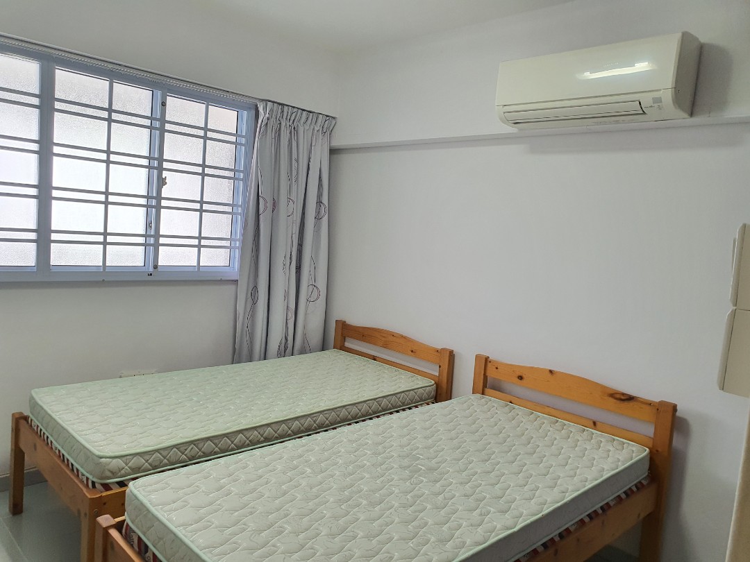 Malaysian Chinese Female Tenant 1 pax 680 / 435 Yishun Ave 6, Property, Rentals, Room Rentals