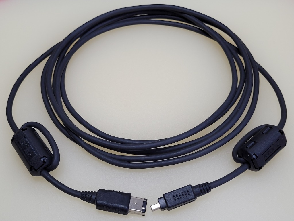 Firewire cable (2.5 meters), Computers & Tech, Parts & Accessories