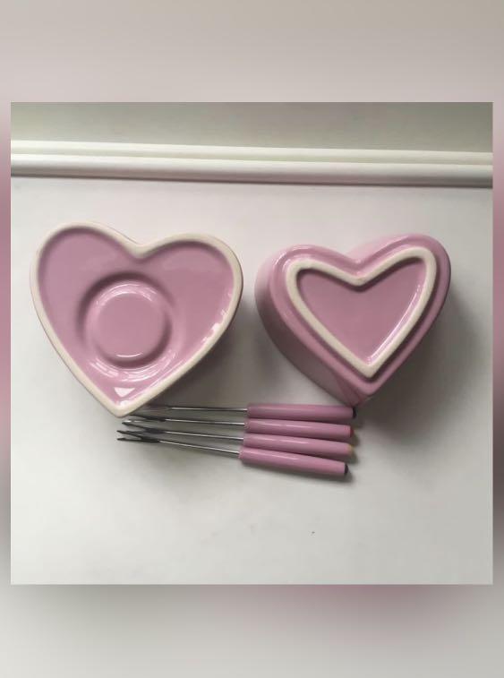 Heart shaped chocolate fondue set, Furniture & Home Living, Kitchenware