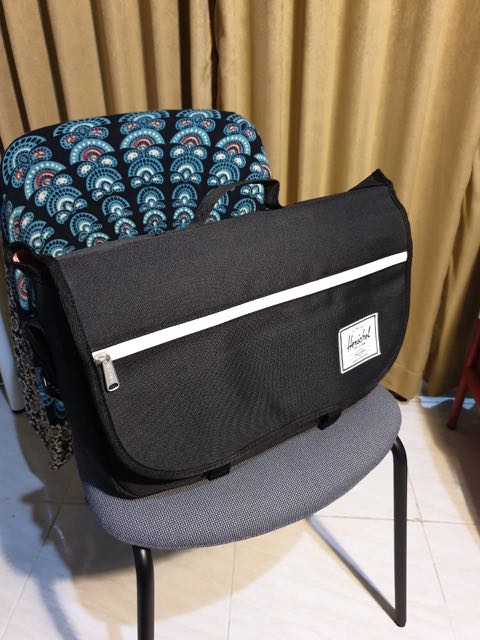 Herschel Pop Quiz Messenger Fesyen Pria Tas Dompet Tas