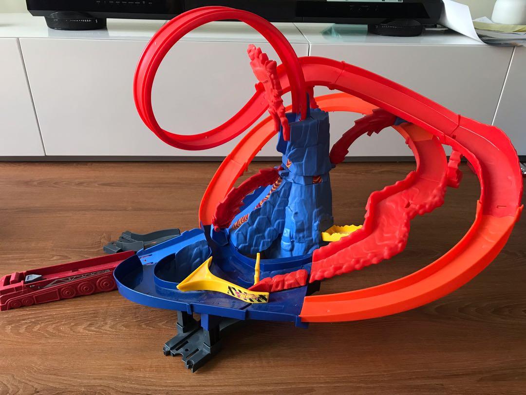 Hot wheels sales volcano highway