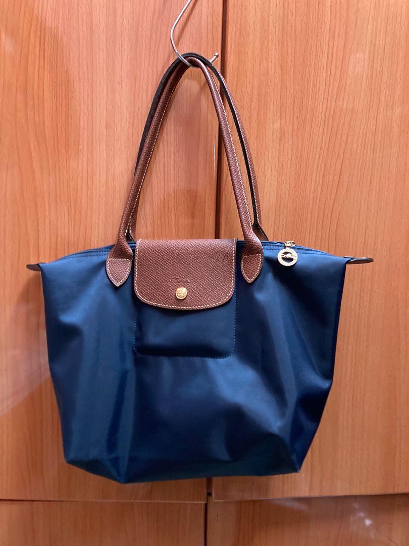 longchamp llh size