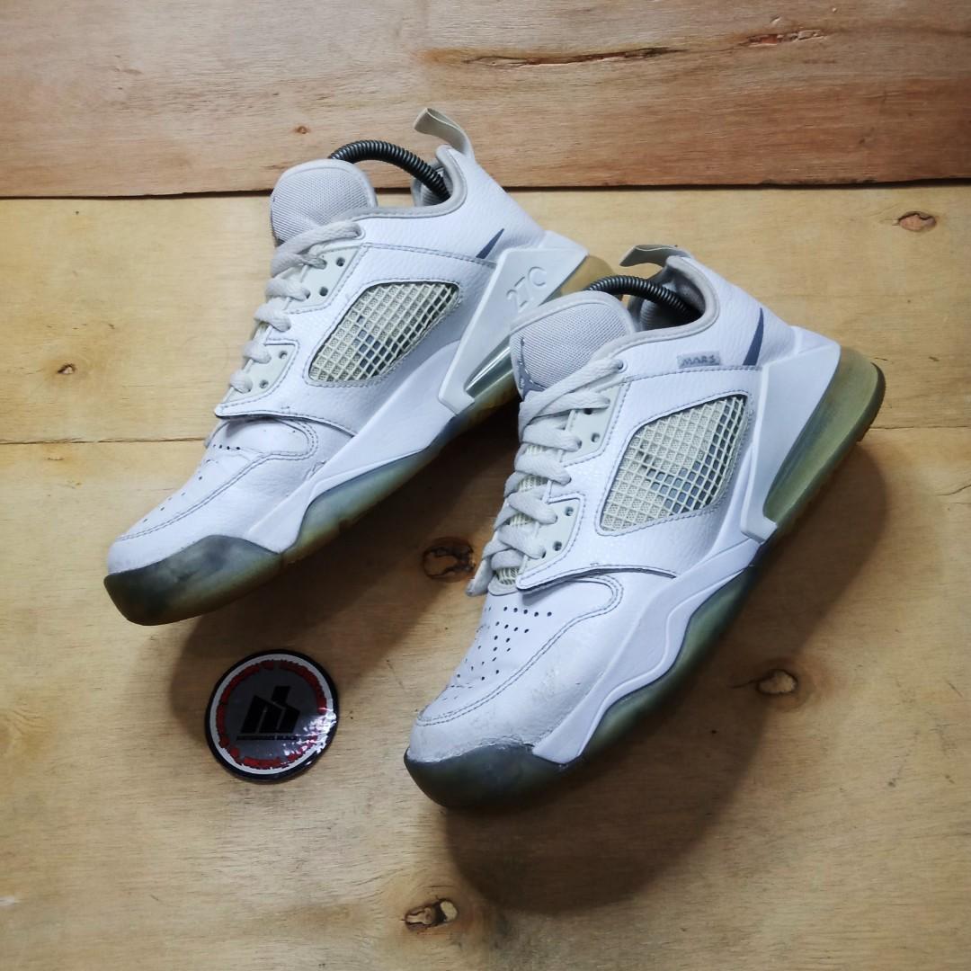 Nike air jordan mars 270 low bekas 