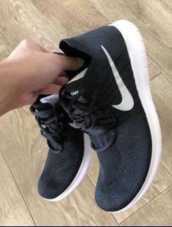 Nike free跑鞋 100% new