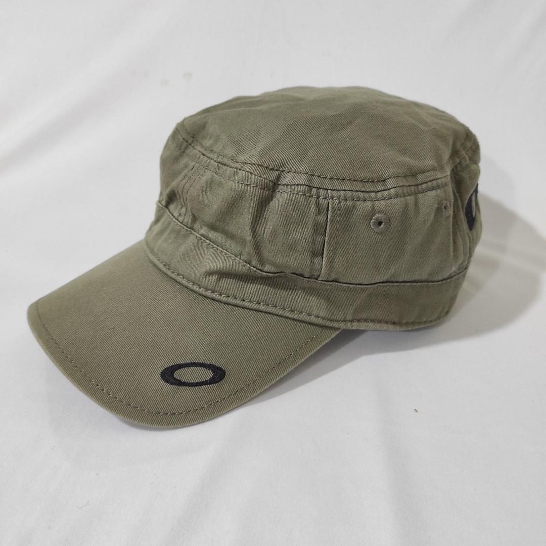Oakley flat cap store