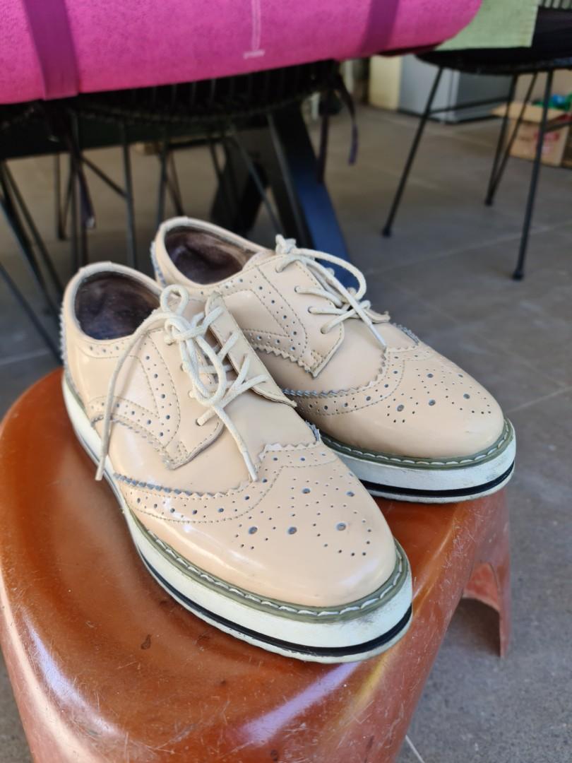 Nude sale oxford shoes