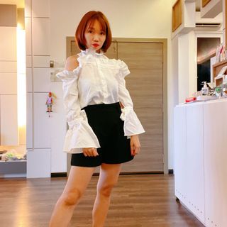 (Category: ) located in . Submitted by wardrobe.overload (Listing ID 1129771605, Image 1). Description: .