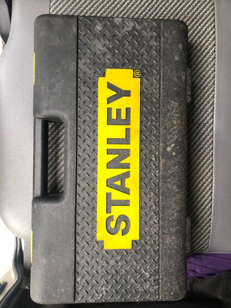 Socket set (Category: Home Improvement Tools & Accessories) located in Singapore. Submitted by jellyfish0 (Listing ID 1129790629, Image 3). Description: Good condition .