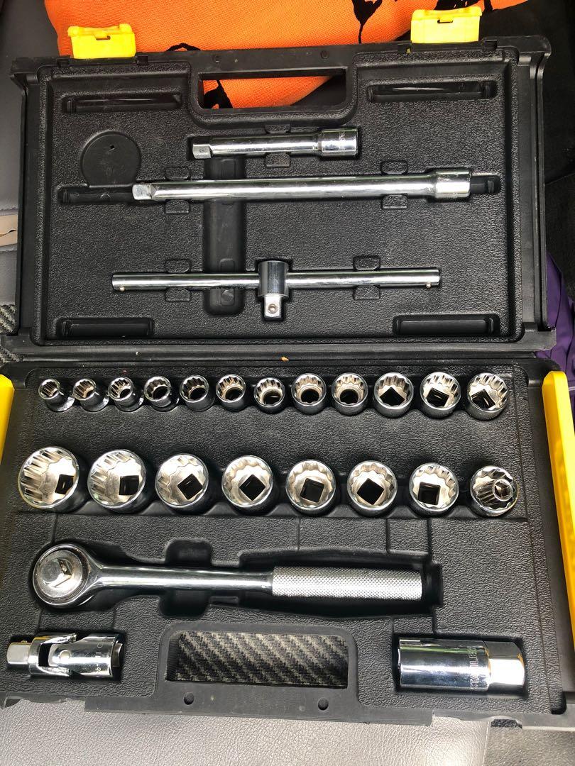 Socket set (Category: Home Improvement Tools & Accessories) located in Singapore. Submitted by jellyfish0 (Listing ID 1129790629, Image 2). Description: Good condition .