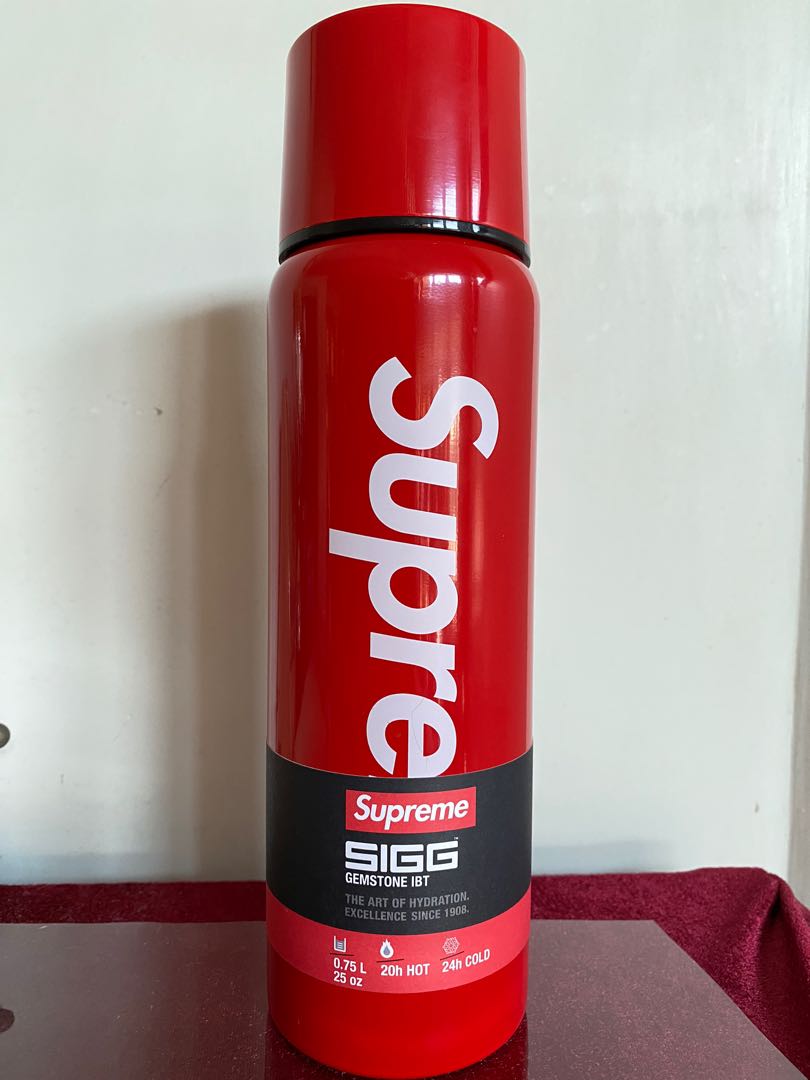 Supreme SIGG Lightweight Kettle 0.75L 保暖壺, 運動產品, 其他運動