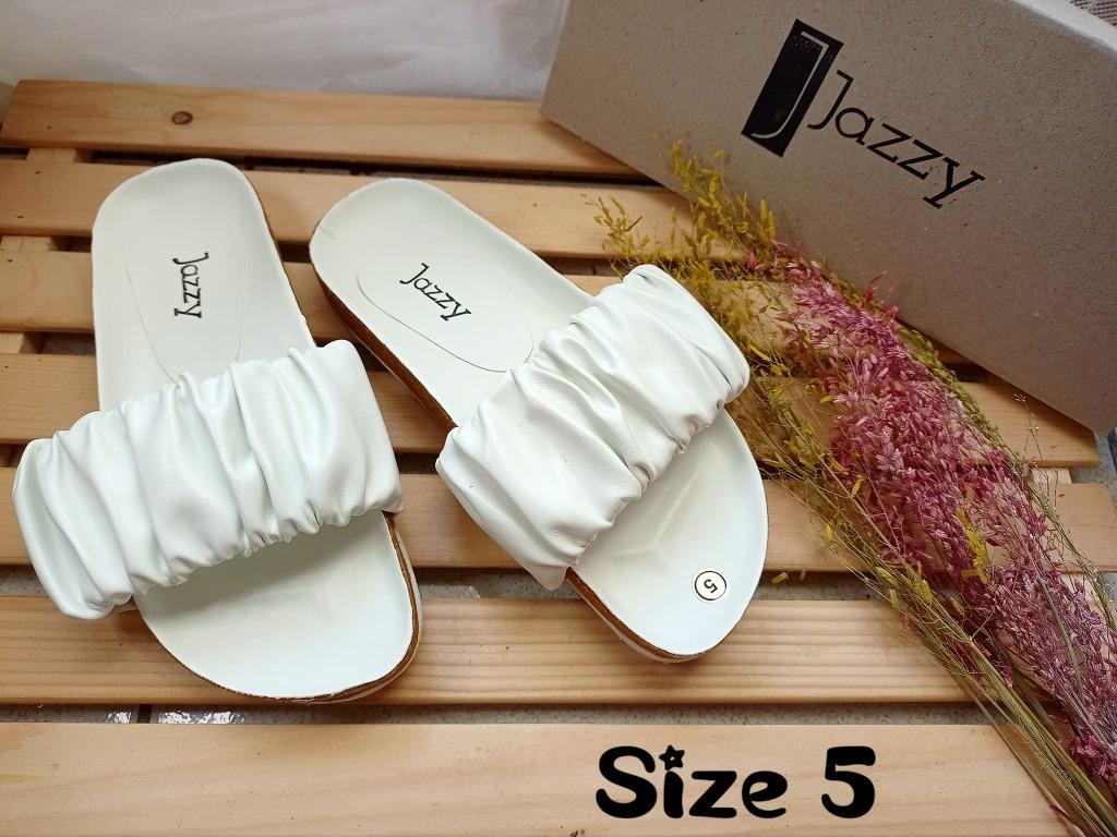 Take All 4 for 1,000 Block Heels & Slides (Category: Flats & Sandals) located in Pasig City. Submitted by temptress65 (Listing ID 1129773593, Image 3). Description: Take All Brand New Low block heels and slides for Only 1,500 Original Price 290 - 320 each Match all kinds of wardrobe you already have. Very Trendy yet comfy. Mall and Export Quality - 100 % Filipino Made. Support our local product. * Trendy and Comfy * Mall and Export Quality * Hand