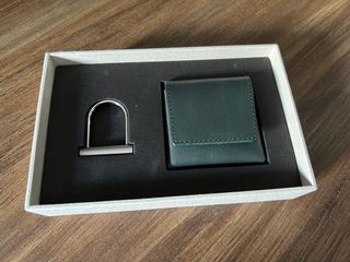 鈦金屬鑰匙扣及皮革小袋64209178059906110