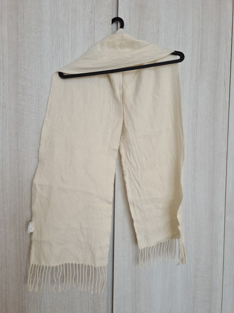uniqlo cashmere shawl
