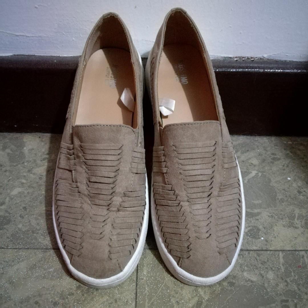 Mossimo slip on sneakers 2025