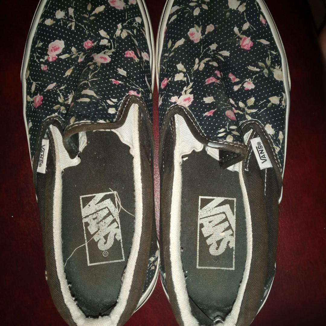 vans with dots