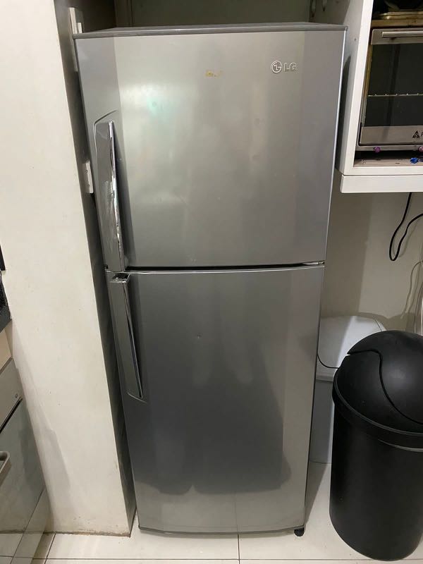 VERY GOOD COND LG 8 CUFT refrigerator ref fridge freezer, TV & Home