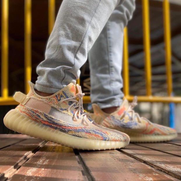 yeezy 350 v2 mx oat outfit