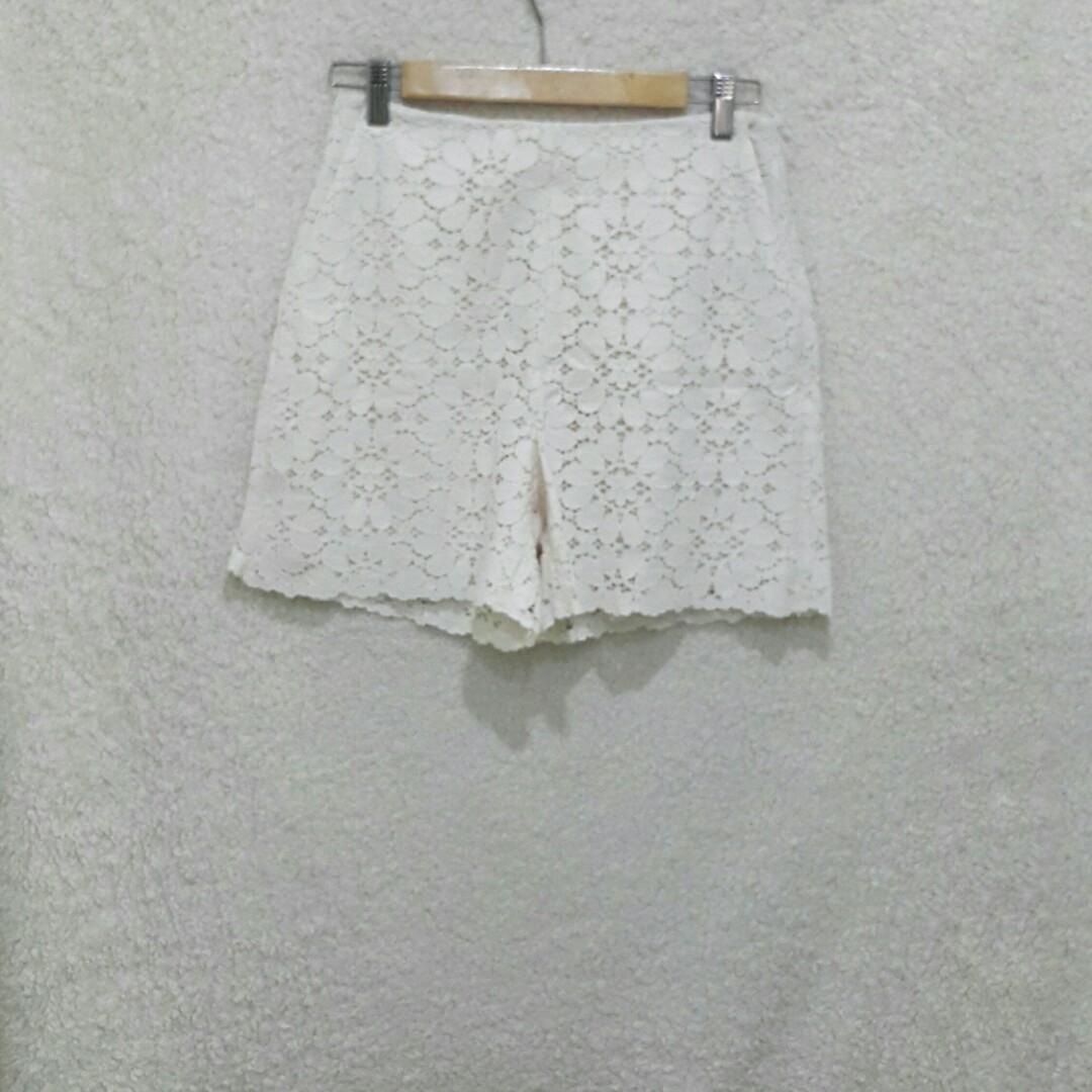 Zara Ivory Lace Guipure High Waist Shorts, Women's Fashion, Bottoms, Shorts  on Carousell