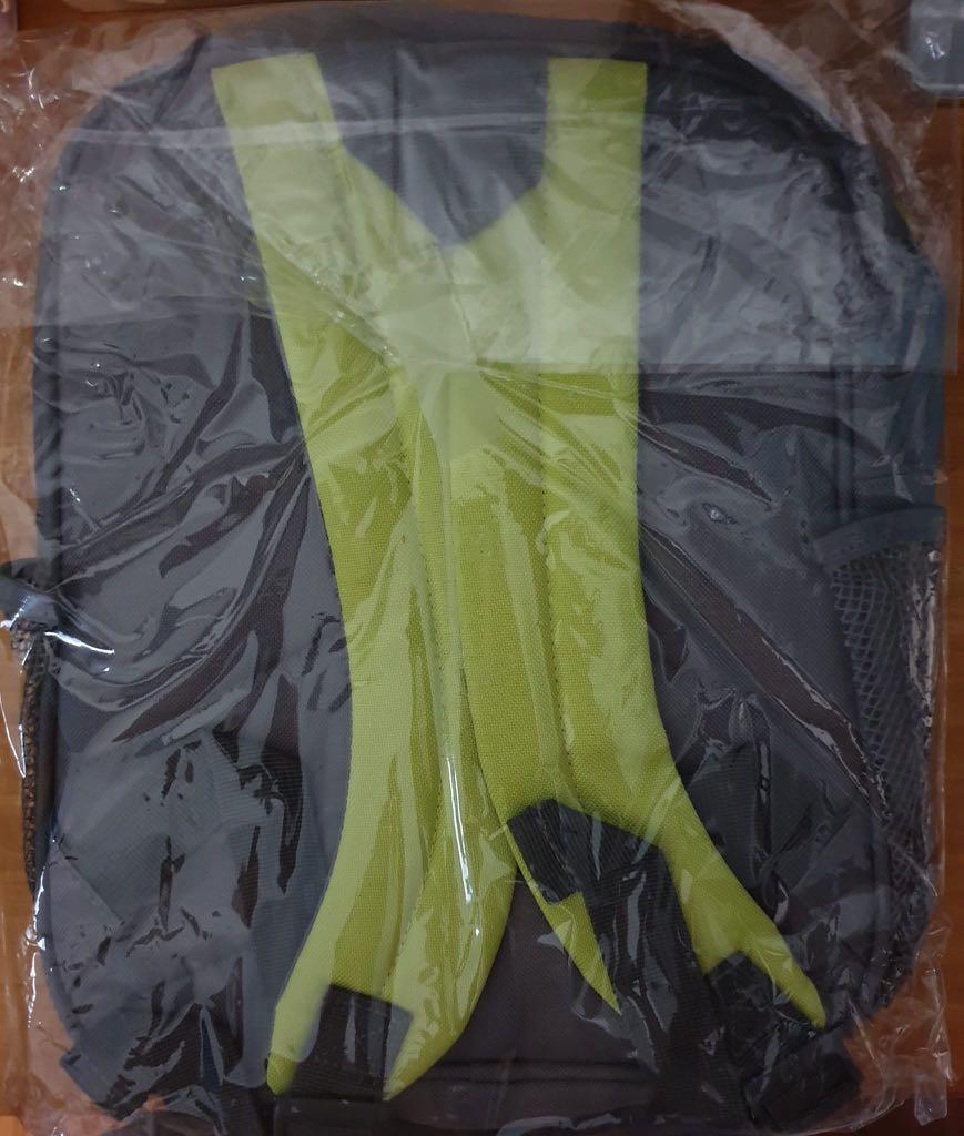 Zipit backpack (Category: Babies & Kids Fashion) located in Singapore. Submitted by lilguni (Listing ID 1129700984, Image 2). Description: Brand New (unopened).
