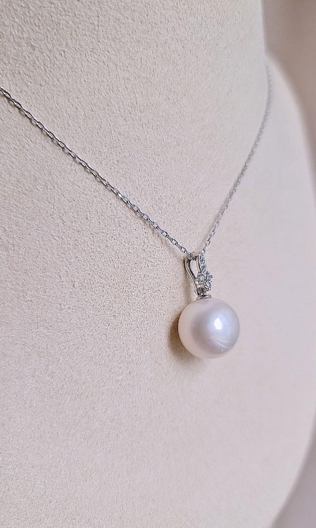 White gold on sale pearl pendant
