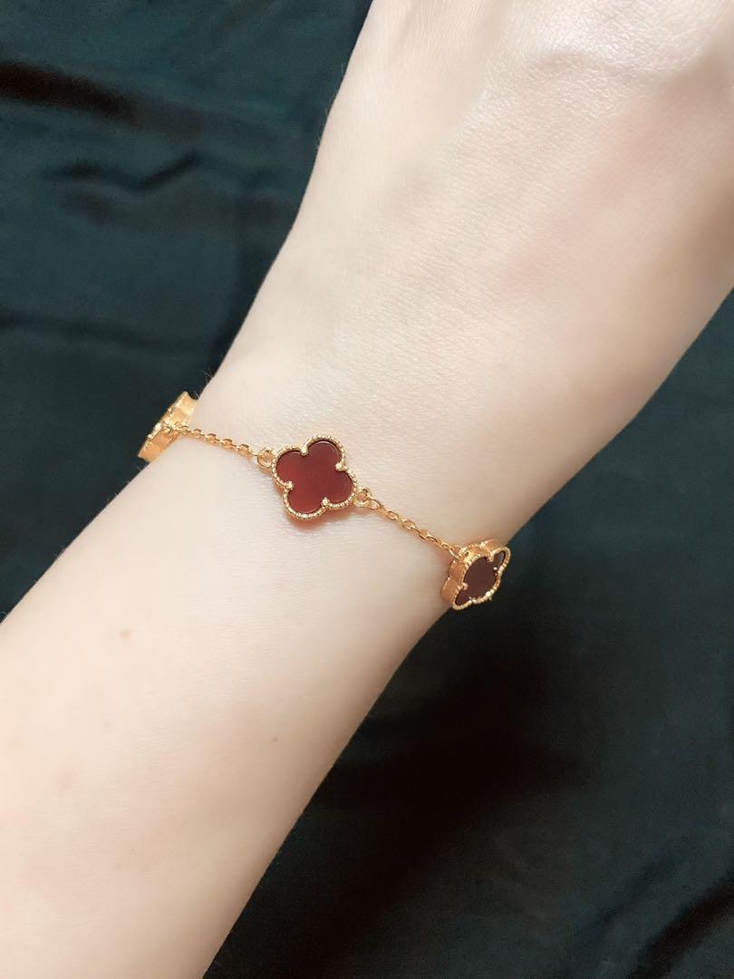 Gold Clover Bracelet Red