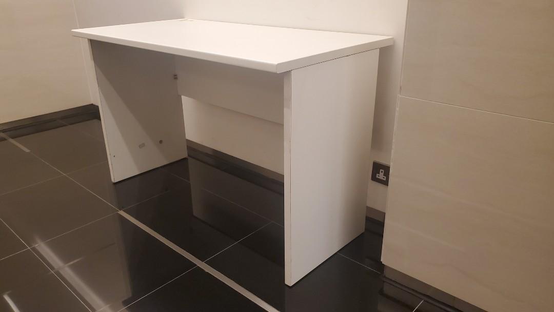 免費送出 辦公桌 寫字枱 一張 灣仔自取 FREE OFFICE DESK TABLE FURNITURE PICK UP WANCHAI