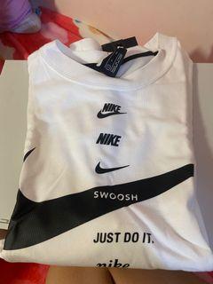 便宜賣 全新 Nike 短T 正品 門市購入