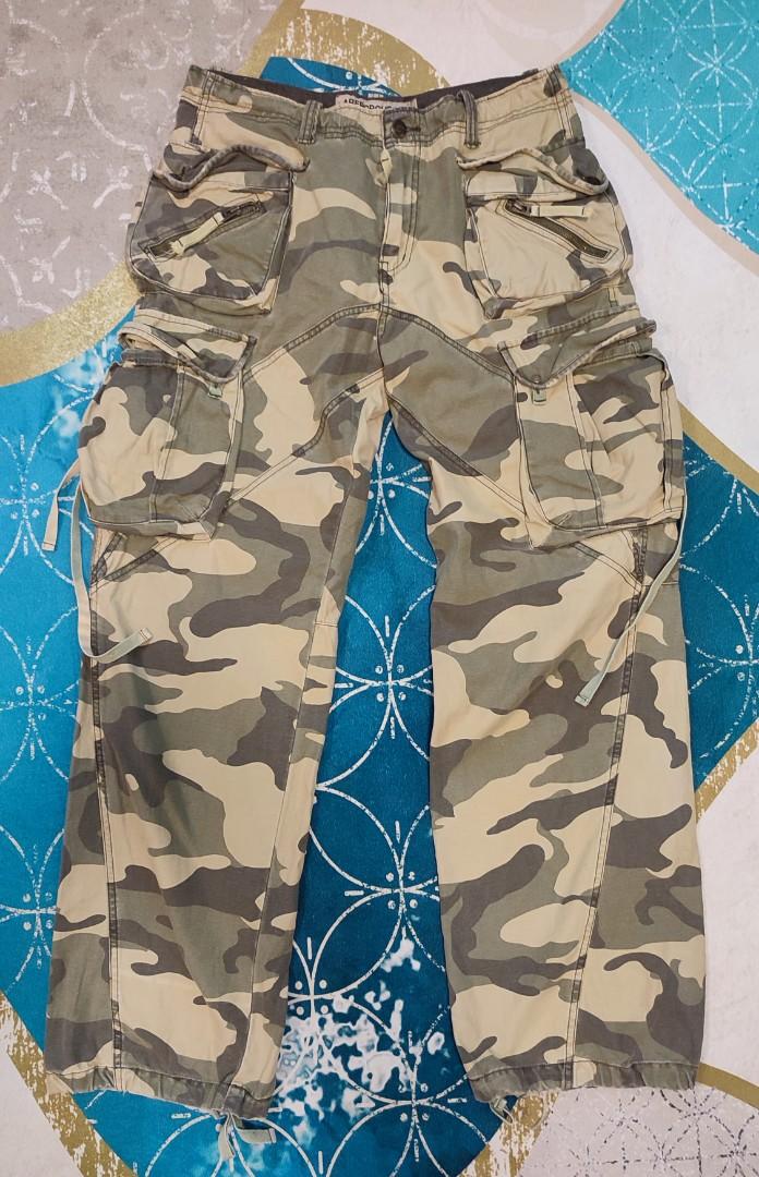 Abercrombie Camo Cargo Pants, Men's Fashion, Bottoms, Trousers on Carousell
