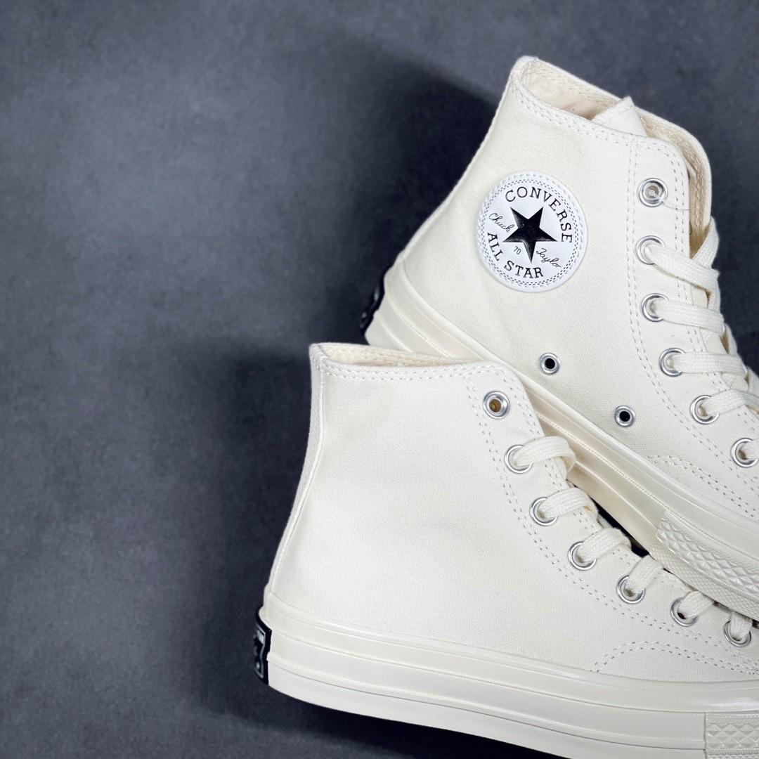 Chuck taylor shop triple white