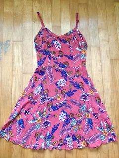 (Category: ) located in . Submitted by clearingmywardrobethanks (Listing ID 1129933723, Image 1). Description: .