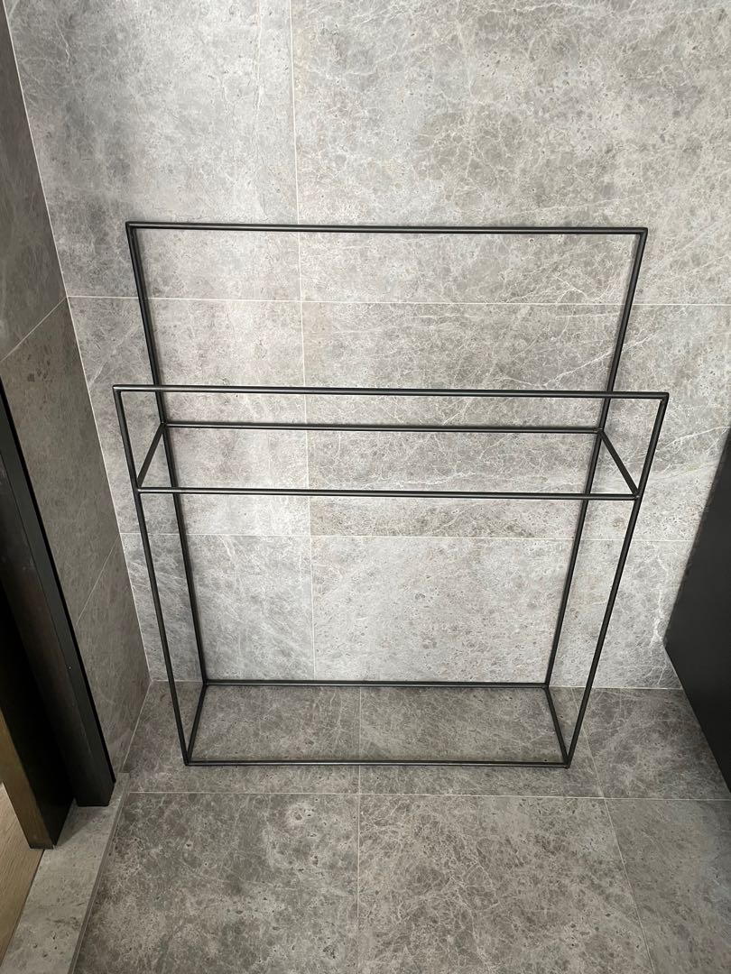 Crate & Barrell Standing Towel Rack, Furniture & Home Living, Furniture