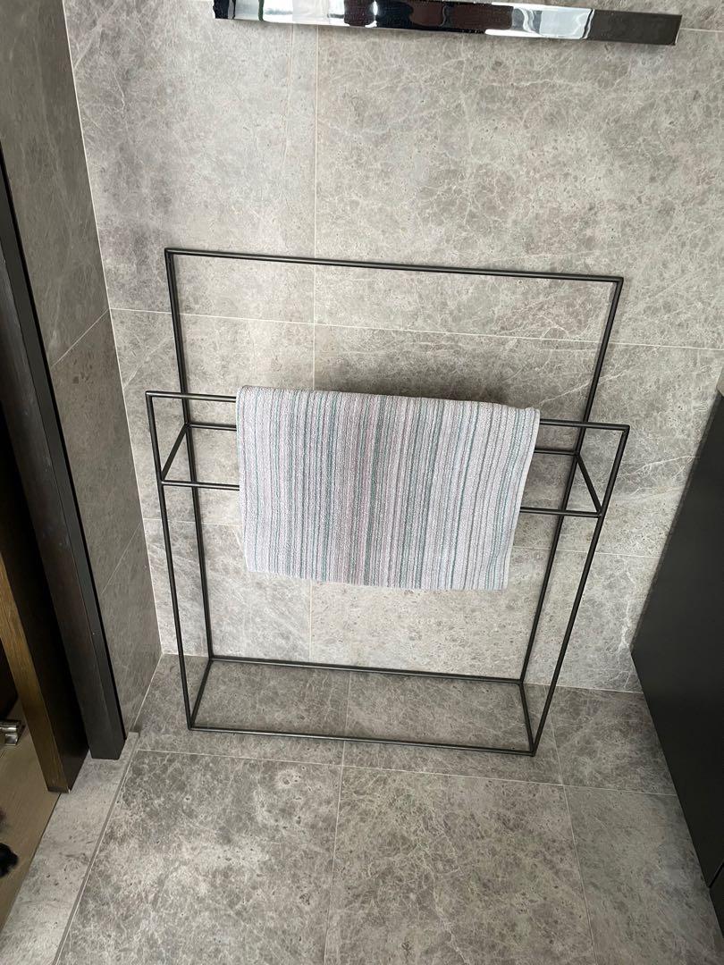 Crate & Barrell Standing Towel Rack, Furniture & Home Living, Furniture