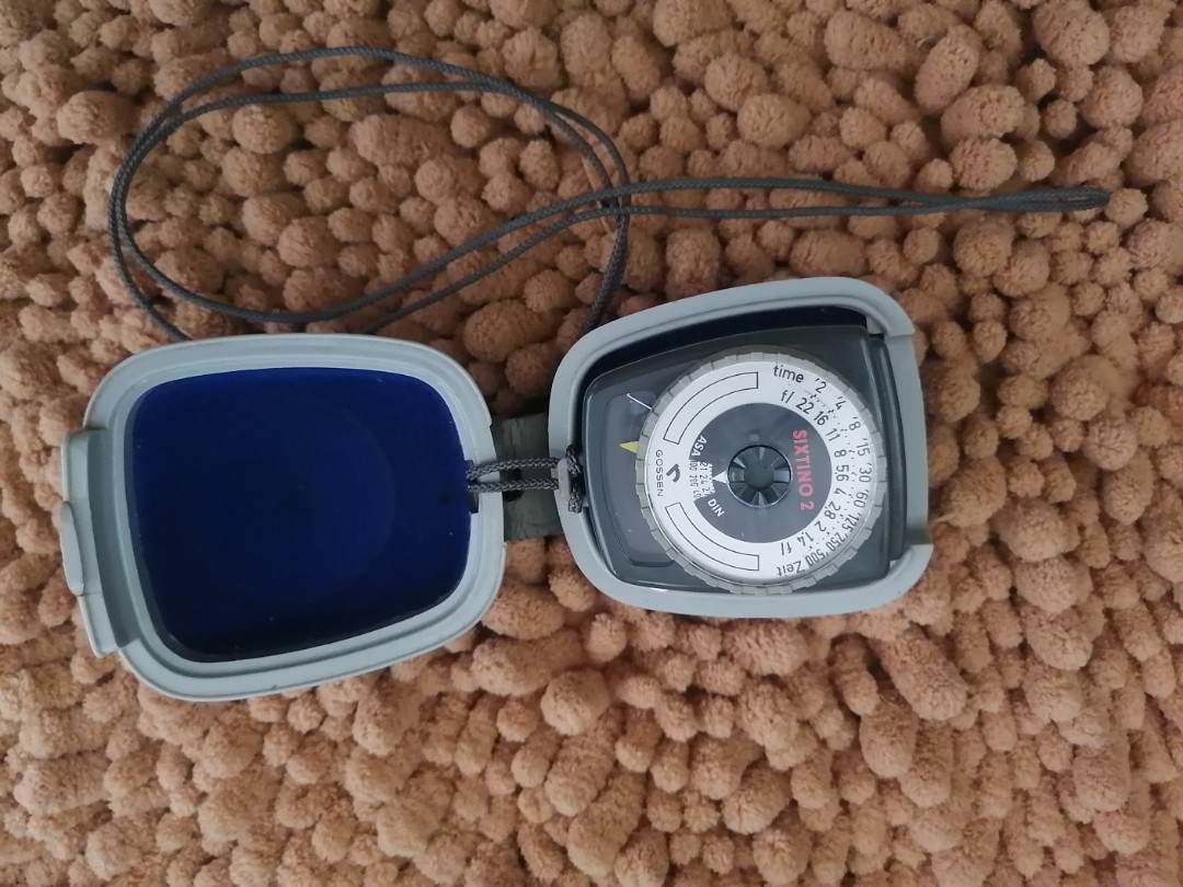 Gossen sixtino 2 handheld light exposure meter, Hobbies & Toys