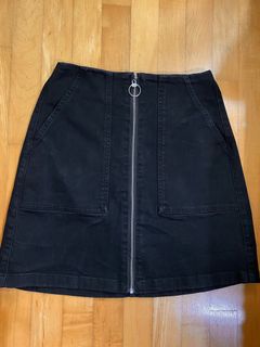 (Category: ) located in . Submitted by clearingmywardrobethanks (Listing ID 1129936306, Image 1). Description: .