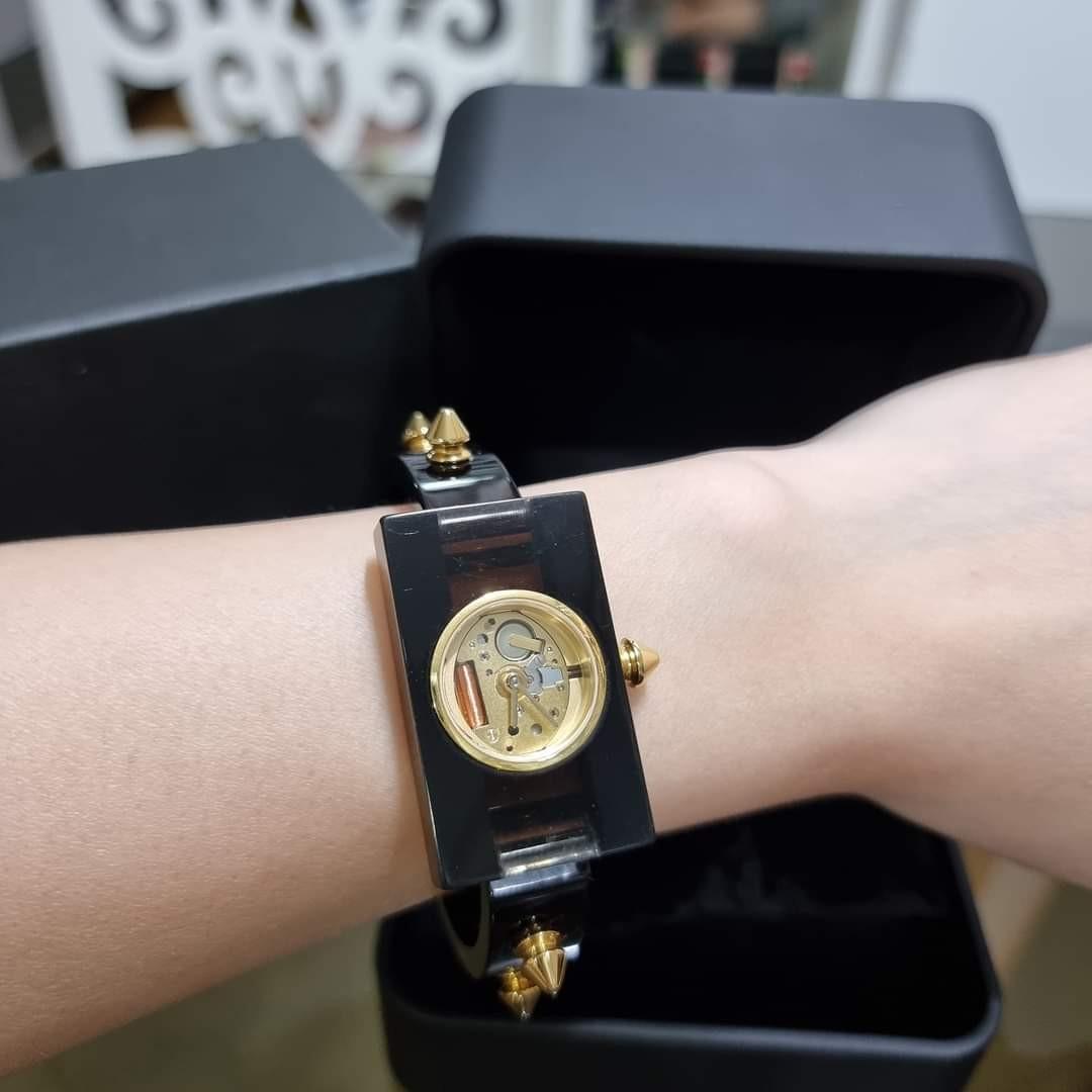Gucci plexiglass shop watch review