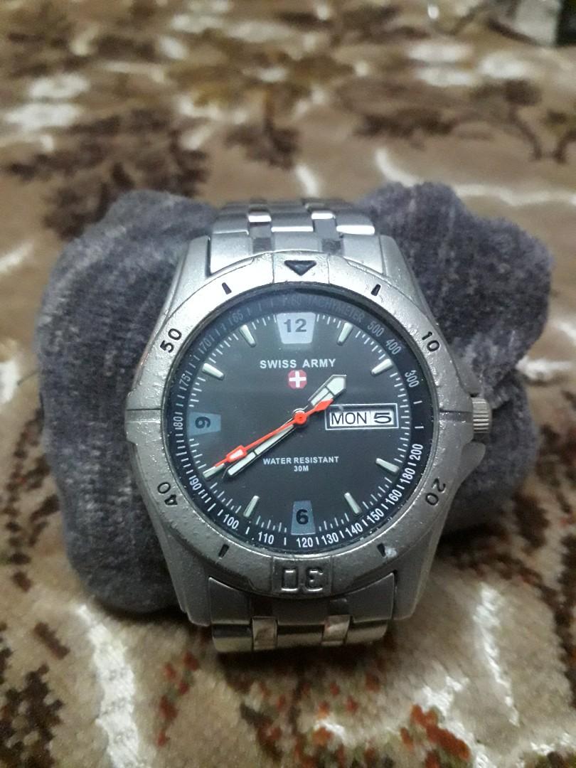 Jam swiss army normal Fesyen Pria Jam Tangan di Carousell