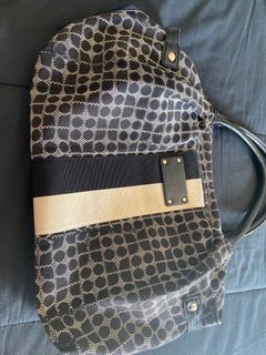(Category: ) located in . Submitted by imanamillien (Listing ID 1129877447, Image 1). Description: .