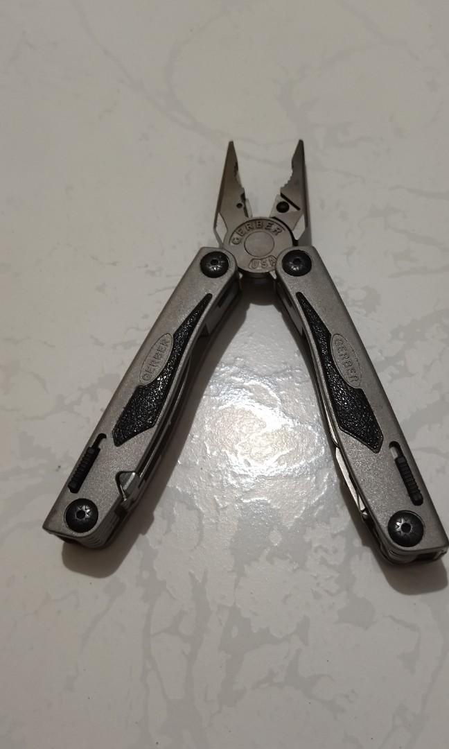 Gerber Urban Legend MP700 Multi tool with sheath, Hobbies & Toys