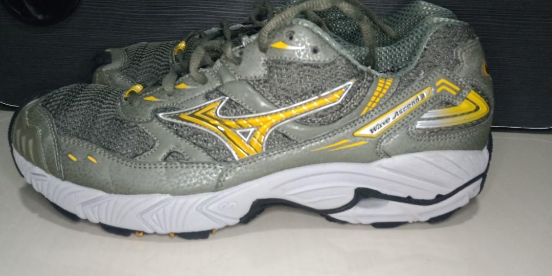 Mizuno wave cheap ascend 3 grey