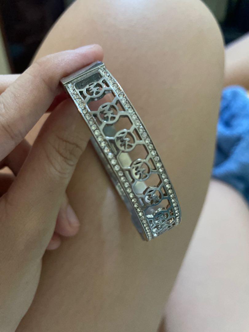 MK bangle (Category: Bracelets) located in Paranaque City. Submitted by tin.foj (Listing ID 1129987670, Image 2). Description: No box No issue .