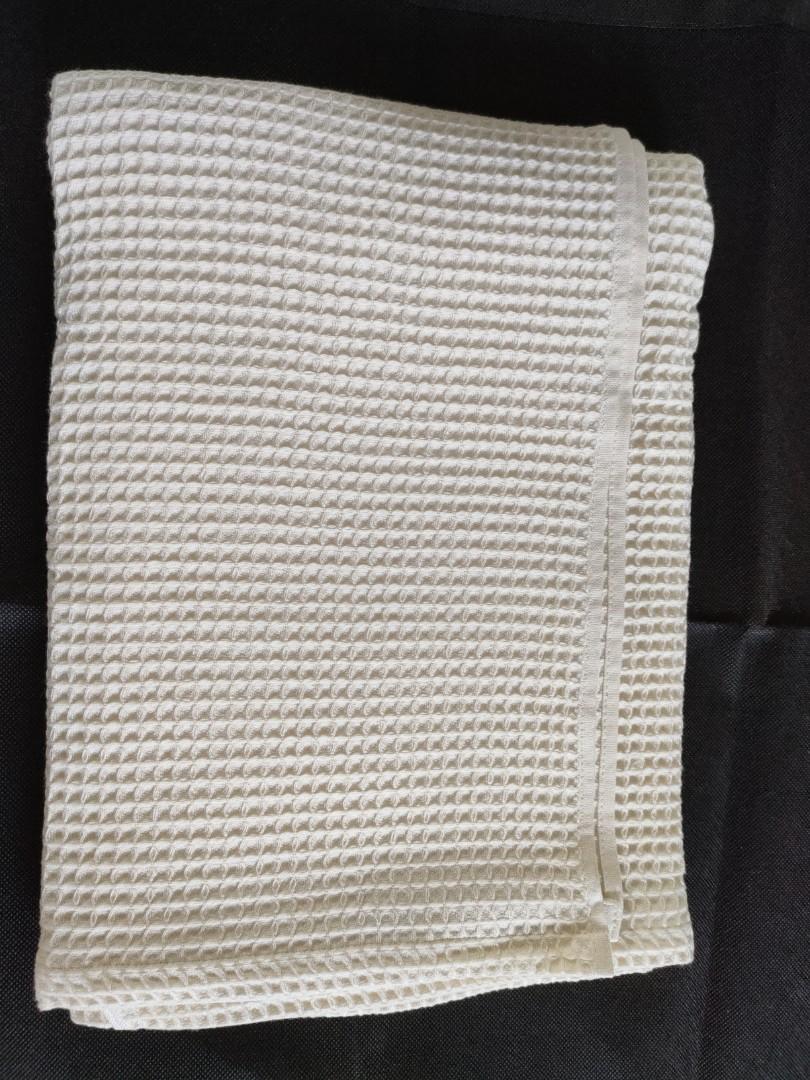 Muji waffle weave bath towel, Furniture & Home Living, Bedding & Towels ...