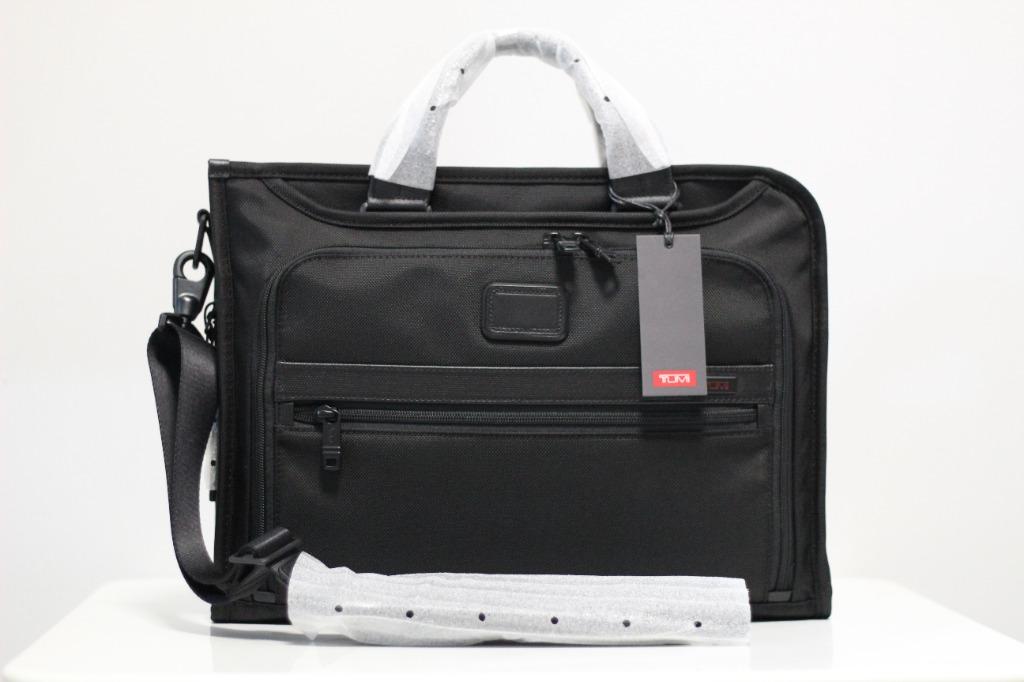 New in box Tumi 26110D2 Alpha 2 Slim Deluxe Portfolio Brief 17