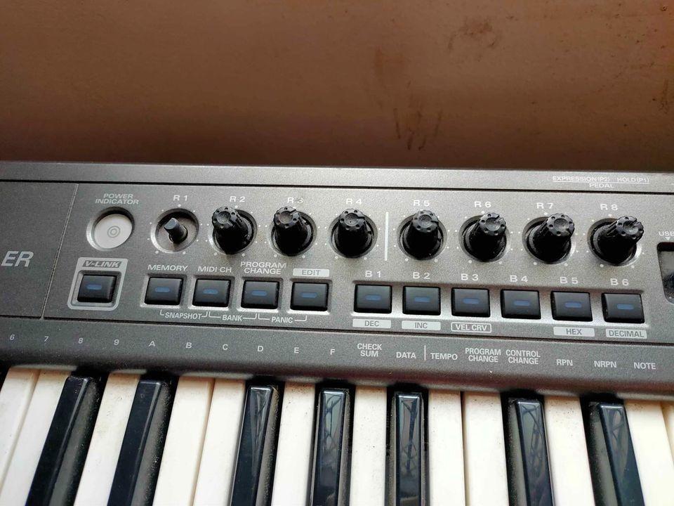 Piano Edirol Midi Keyboard controller PCRM80 P7000 Each, Hobbies & Toys, Music & Media