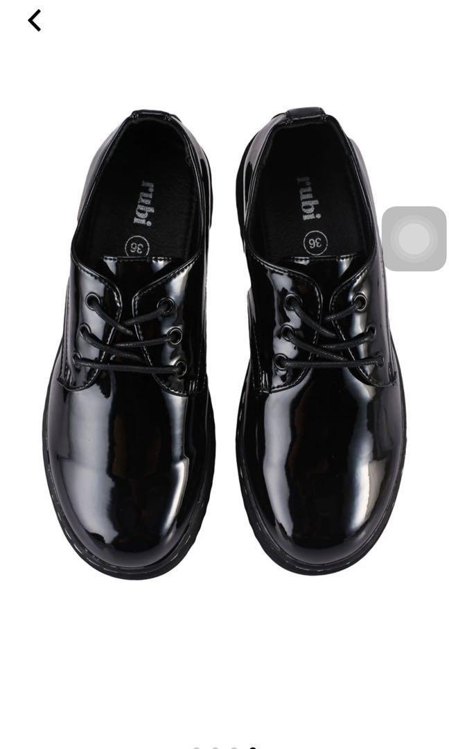Rubi Andy Oxford, Women's Fashion