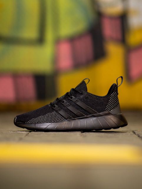 Adidas questar flow full black outlet