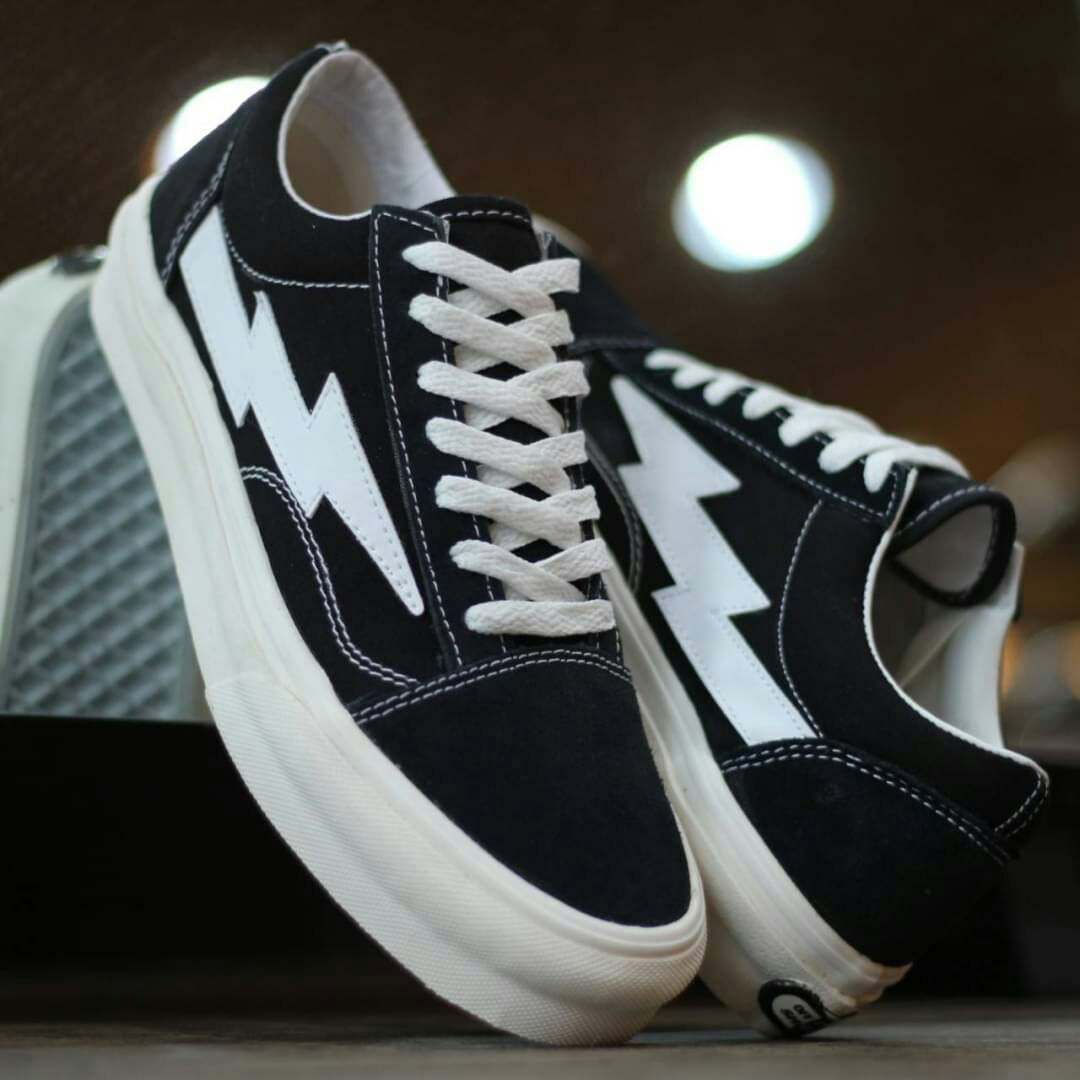 Jual sepatu revenge x storm top